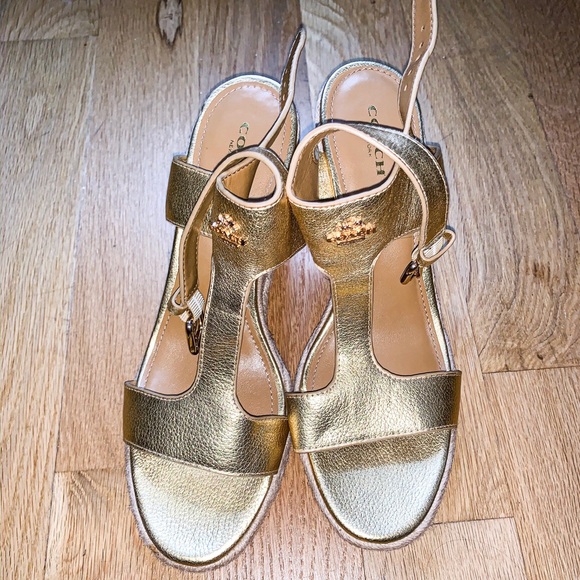 Gold COACH wedges ✨ - Picture 3 of 3